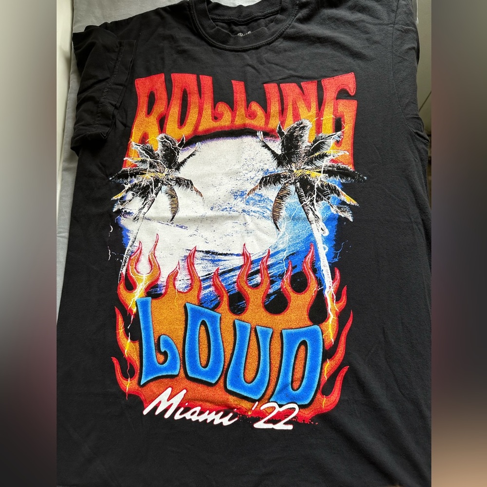 Rolling loud Miami, 2022, black with red flames size medium T-shirt